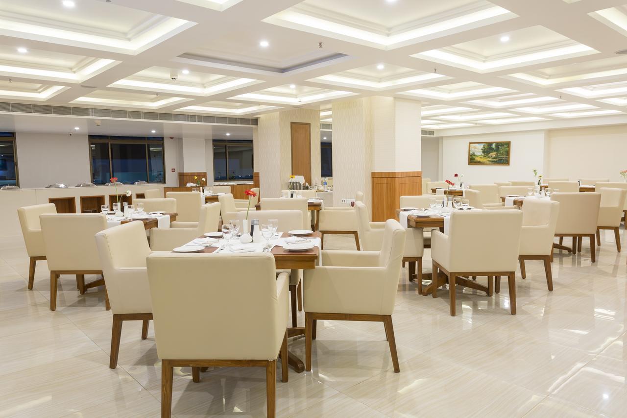 Classic Grande,A Member Of Radisson Imphal Exterior photo